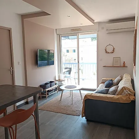 2 Pieces Avec Terrasse Et Vue Foret شقة *